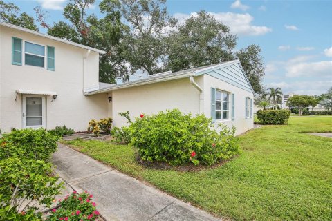 Copropriété à louer à Saint Petersburg, Floride: 2 chambres, 109.16 m2 № 2402932 - photo 2
