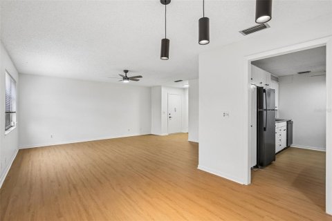 Copropriété à louer à Saint Petersburg, Floride: 2 chambres, 109.16 m2 № 2402932 - photo 3