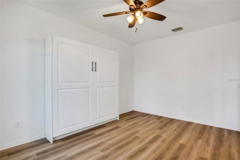 House in Palmetto, Florida 3 bedrooms, 215.16 sq.m. № 2400341 - photo 8