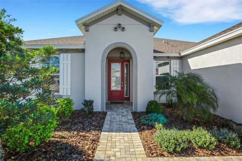House in Palmetto, Florida 3 bedrooms, 215.16 sq.m. № 2400341 - photo 2