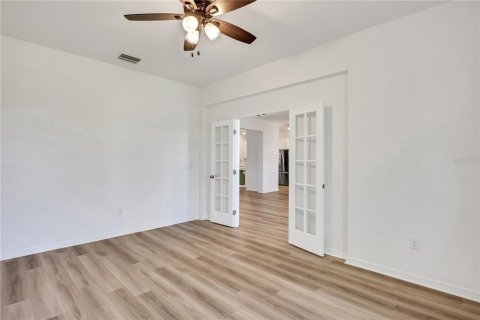 House in Palmetto, Florida 3 bedrooms, 215.16 sq.m. № 2400341 - photo 10