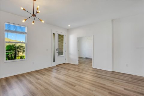 House in Palmetto, Florida 3 bedrooms, 215.16 sq.m. № 2400341 - photo 4
