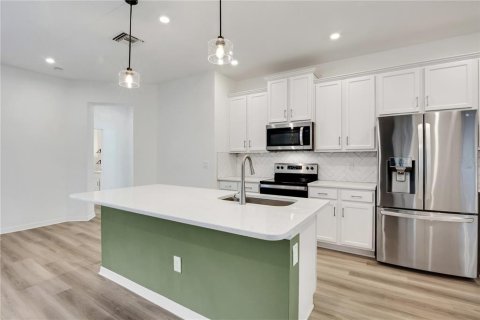 House in Palmetto, Florida 3 bedrooms, 215.16 sq.m. № 2400341 - photo 14