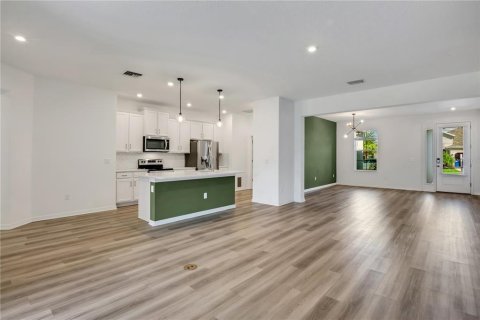 House in Palmetto, Florida 3 bedrooms, 215.16 sq.m. № 2400341 - photo 13