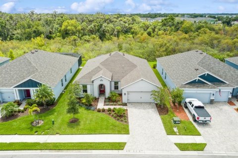 House in Palmetto, Florida 3 bedrooms, 215.16 sq.m. № 2400341 - photo 3