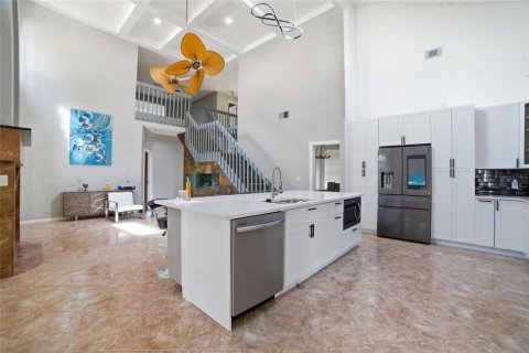 Villa ou maison à vendre à Apopka, Floride: 4 chambres, 270.44 m2 № 2131218 - photo 11