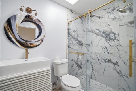 Villa ou maison à vendre à Apopka, Floride: 4 chambres, 270.44 m2 № 2131218 - photo 10