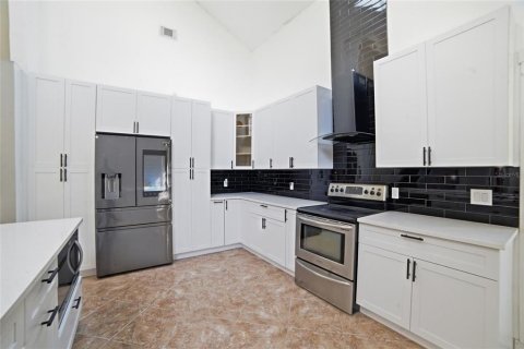 Villa ou maison à vendre à Apopka, Floride: 4 chambres, 270.44 m2 № 2131218 - photo 7