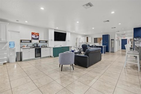 Immobilier commercial à vendre à Tampa, Floride: 1114.83 m2 № 2425809 - photo 17