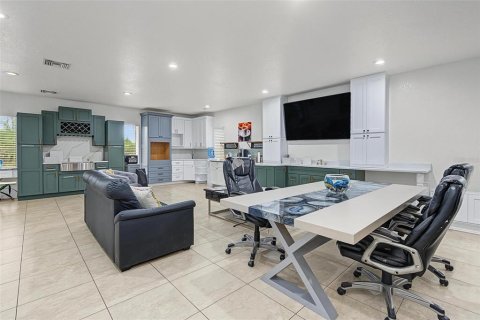 Immobilier commercial à vendre à Tampa, Floride: 1114.83 m2 № 2425809 - photo 20