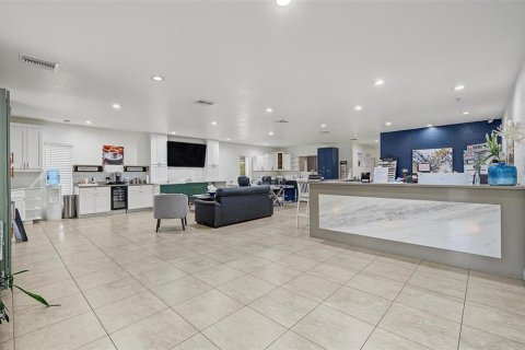 Immobilier commercial à vendre à Tampa, Floride: 1114.83 m2 № 2425809 - photo 14