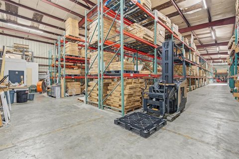 Immobilier commercial à vendre à Tampa, Floride: 1114.83 m2 № 2425809 - photo 9