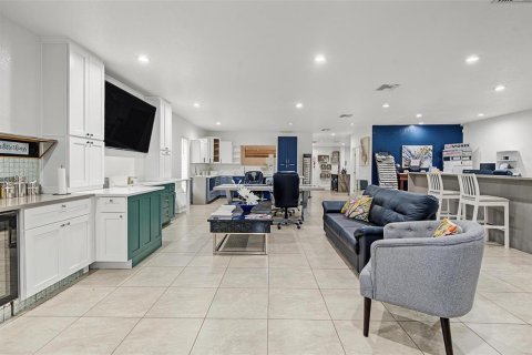 Immobilier commercial à vendre à Tampa, Floride: 1114.83 m2 № 2425809 - photo 16