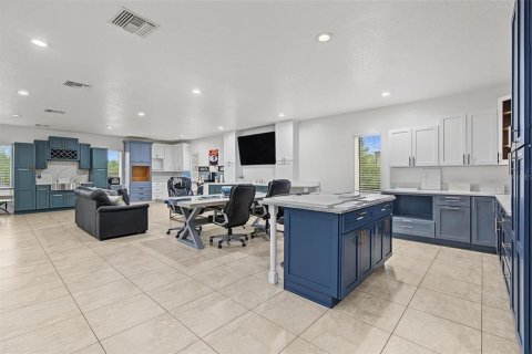 Immobilier commercial à vendre à Tampa, Floride: 1114.83 m2 № 2425809 - photo 22