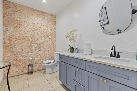 Immobilier commercial à vendre à Tampa, Floride: 1114.83 m2 № 2425809 - photo 24