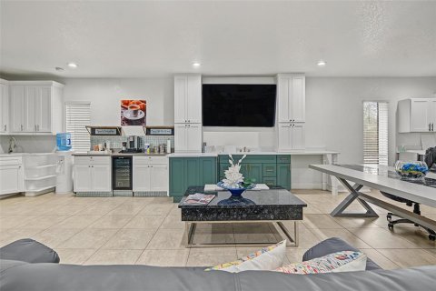 Immobilier commercial à vendre à Tampa, Floride: 1114.83 m2 № 2425809 - photo 19