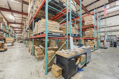 Immobilier commercial à vendre à Tampa, Floride: 1114.83 m2 № 2425809 - photo 11