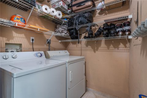 Купить кондоминиум в Авентура, Флорида 1 спальня, 69.68м2, № 1998432 - фото 22