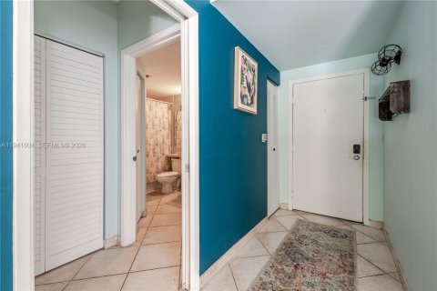 Купить кондоминиум в Авентура, Флорида 1 спальня, 69.68м2, № 1998432 - фото 17