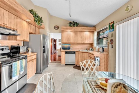 House in Pembroke Pines, Florida 3 bedrooms, 131.55 sq.m. № 1814142 - photo 30
