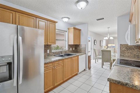 Villa ou maison à vendre à The Villages, Floride: 2 chambres, 107.4 m2 № 2091730 - photo 11
