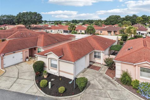 Villa ou maison à The Villages, Floride 2 chambres, 107.4 m2 № 2091730