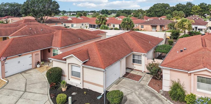 Villa ou maison à The Villages, Floride 2 chambres, 107.4 m2 № 2091730
