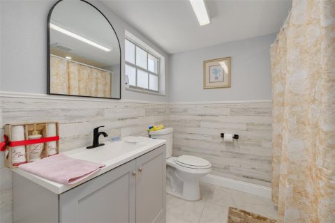 House in Holiday, Florida 3 bedrooms, 141.12 sq.m. № 2235904 - photo 22