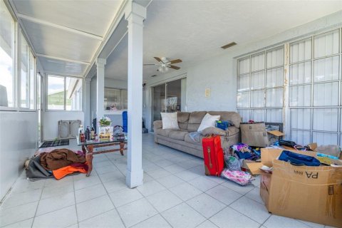 House in Holiday, Florida 3 bedrooms, 141.12 sq.m. № 2235904 - photo 15