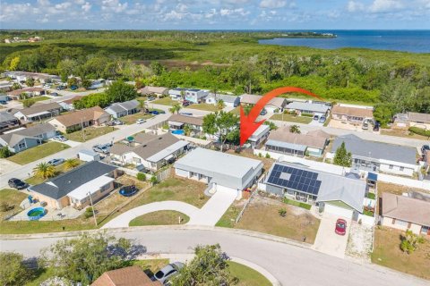 House in Holiday, Florida 3 bedrooms, 141.12 sq.m. № 2235904 - photo 30