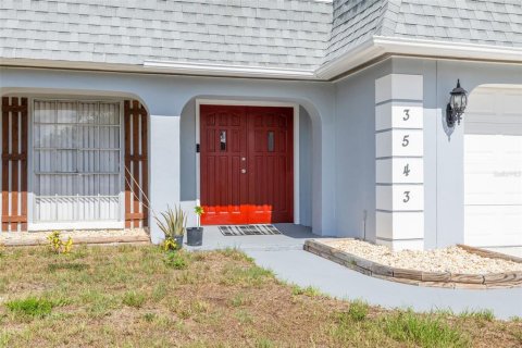 House in Holiday, Florida 3 bedrooms, 141.12 sq.m. № 2235904 - photo 6