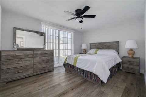 House in Holiday, Florida 3 bedrooms, 141.12 sq.m. № 2235904 - photo 23