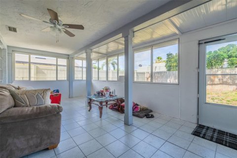 House in Holiday, Florida 3 bedrooms, 141.12 sq.m. № 2235904 - photo 14