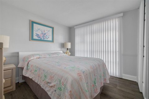 House in Holiday, Florida 3 bedrooms, 141.12 sq.m. № 2235904 - photo 20