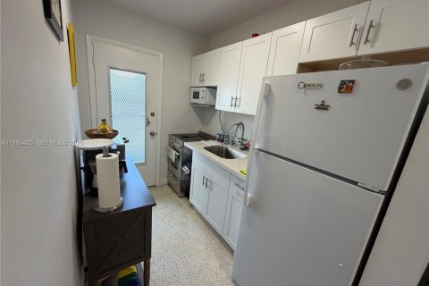 Copropriété à louer à Miami, Floride: 1 chambre, 562.15 m2 № 2079894 - photo 5