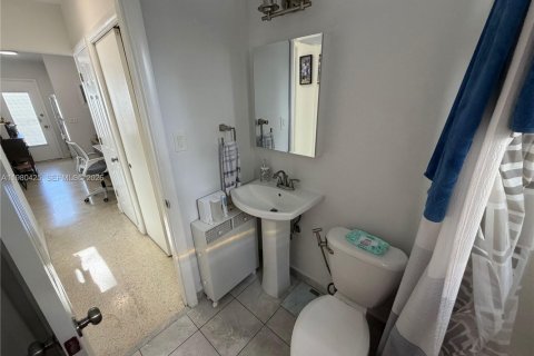 Copropriété à louer à Miami, Floride: 1 chambre, 562.15 m2 № 2079894 - photo 9