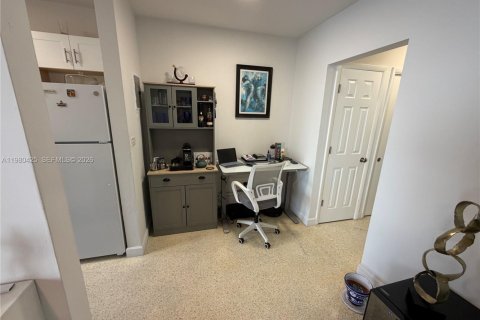 Copropriété à louer à Miami, Floride: 1 chambre, 562.15 m2 № 2079894 - photo 4