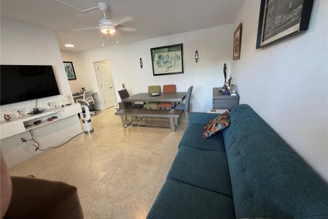 Copropriété à louer à Miami, Floride: 1 chambre, 562.15 m2 № 2079894 - photo 3