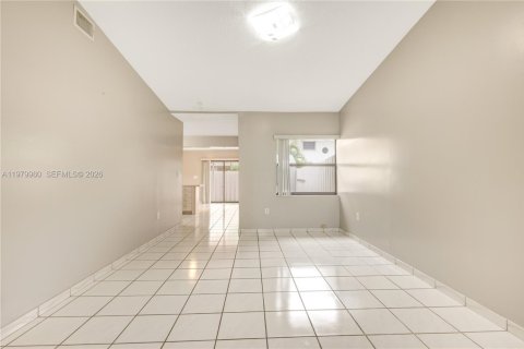 Купить таунхаус в Майами, Флорида 3 спальни, 115.48м2, № 2049520 - фото 5