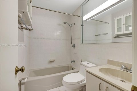 Купить таунхаус в Майами, Флорида 3 спальни, 115.48м2, № 2049520 - фото 16