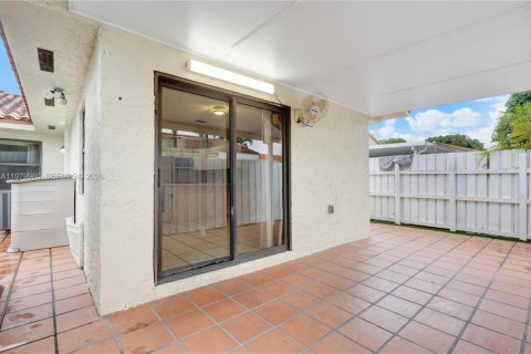 Купить таунхаус в Майами, Флорида 3 спальни, 115.48м2, № 2049520 - фото 11