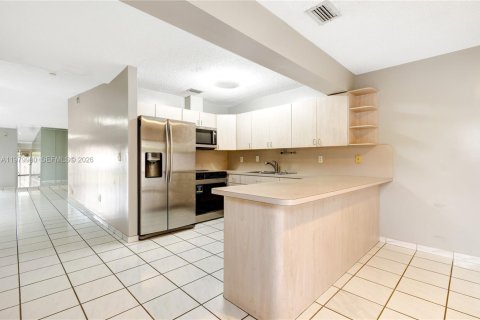 Купить таунхаус в Майами, Флорида 3 спальни, 115.48м2, № 2049520 - фото 8