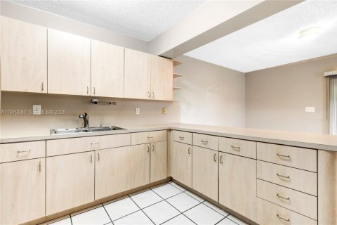 Купить таунхаус в Майами, Флорида 3 спальни, 115.48м2, № 2049520 - фото 9