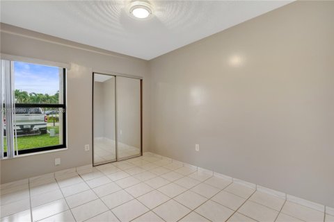 Купить таунхаус в Майами, Флорида 3 спальни, 115.48м2, № 2049520 - фото 17