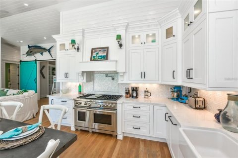 Купить виллу или дом в Холмс-Бич, Флорида 3 комнаты, 401.15м2, № 1685306 - фото 13