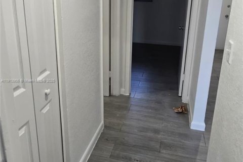 Apartamento en alquiler en Cutler Bay, Florida, 2 dormitorios, 69.68 m2 № 1968980 - foto 11