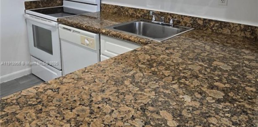 Apartamento en Cutler Bay, Florida 2 dormitorios, 69.68 m2 № 1968980