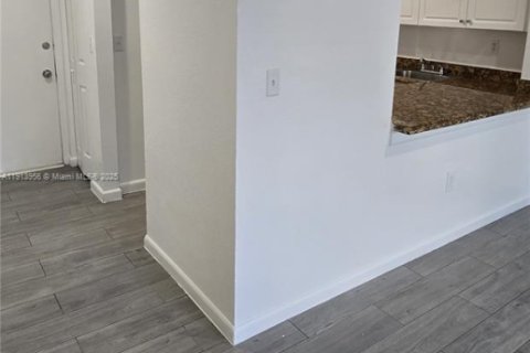 Apartamento en alquiler en Cutler Bay, Florida, 2 dormitorios, 69.68 m2 № 1968980 - foto 12