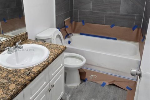 Apartamento en alquiler en Cutler Bay, Florida, 2 dormitorios, 69.68 m2 № 1968980 - foto 7