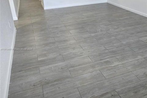 Apartamento en alquiler en Cutler Bay, Florida, 2 dormitorios, 69.68 m2 № 1968980 - foto 6